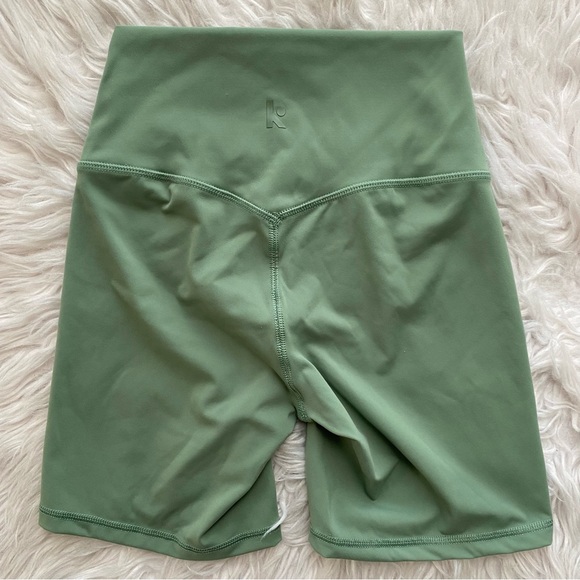 Kamo Fitness Featherlite Enhance 6” Shorts Women’s Size Small Loren Frost - Picture 1 of 10